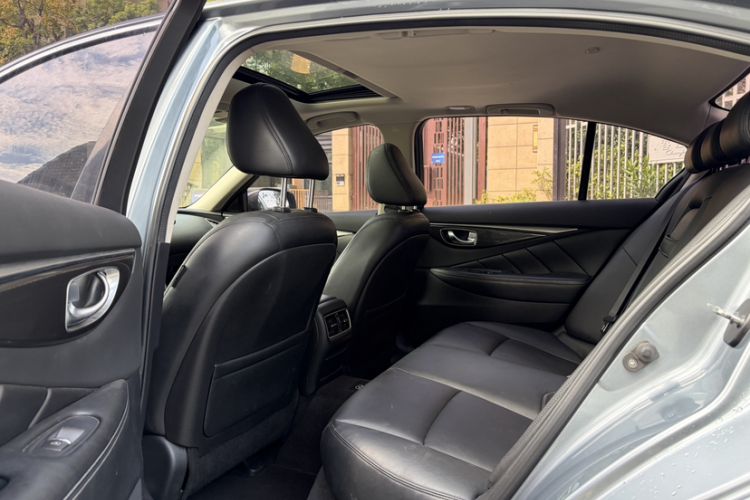 Used Infiniti Q50L 2016 2.0T Comfort Edition
