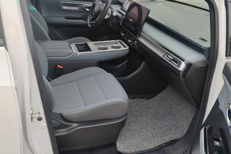 Used AION Y 2023 Plus 510 Enjoy Edition