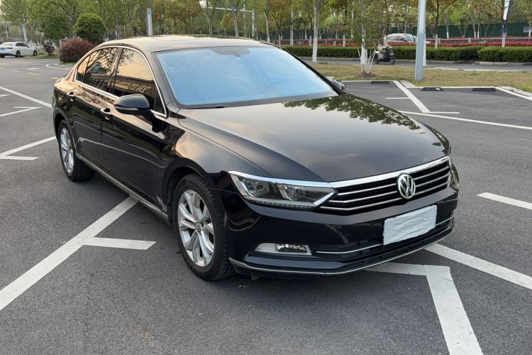 Used Volkswagen Magotan 2017 330TSI DSG Luxury Model Exterior 3