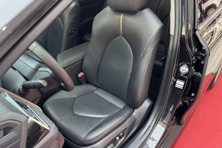 Used Toyota Camry 2021 2.0G Luxury Edition Interior 4