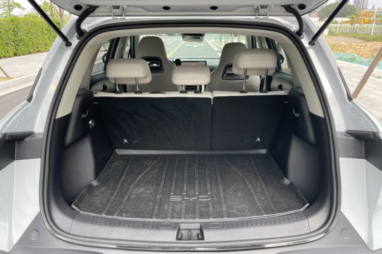 Used BYD Yuan UP 2025 Intelligent Driving Version 401 km Leading Edition Trunk