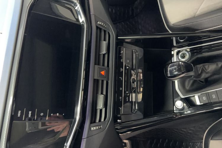 Used Volkswagen Tayron 2022 330TSI Two-Wheel Drive Luxury Connect Plus Version
