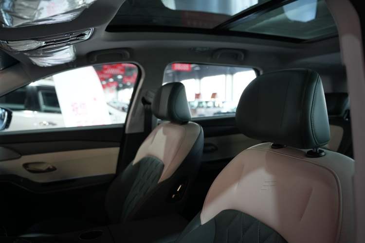 Used JETOUR Shanhai L9 2024 1.5TD 2DHT Air 7-Seater
