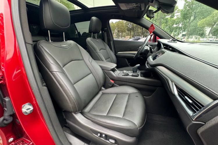 Used Cadillac XT4 2022 28T Two-Wheel-Drive Luxury Version