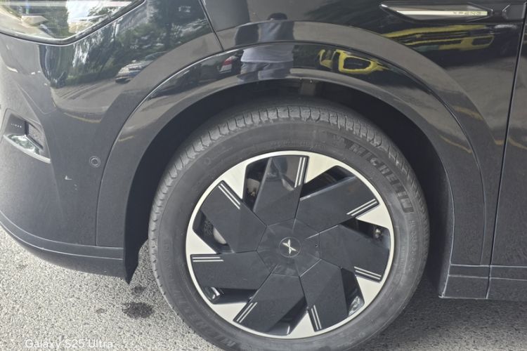 Used XPeng X9 2024 702 Ultra-Long Range Max Exterior 7