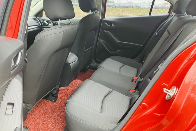 Used Mazda Mazda 3 Axela 2016 Sedan 1.5L Automatic Comfort Model
