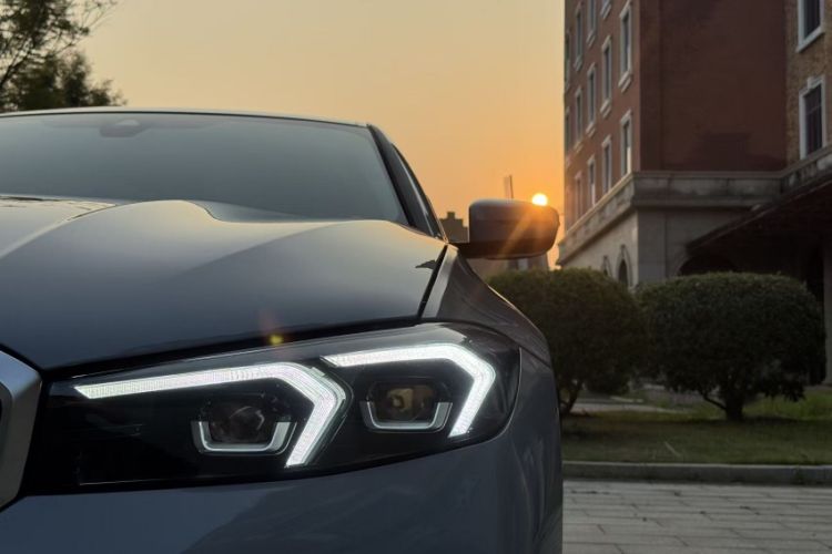 Used BMW 3 Series 2025 325Li M Sport Package Exterior 4