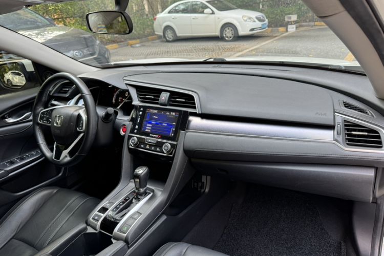 Used Honda Civic 2016 220TURBO CVT Prestige Edition
