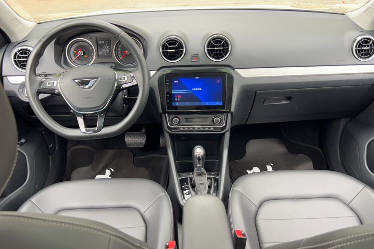 Used Jetta VA3 2021 1.5L Automatic Glory Edition Center Console