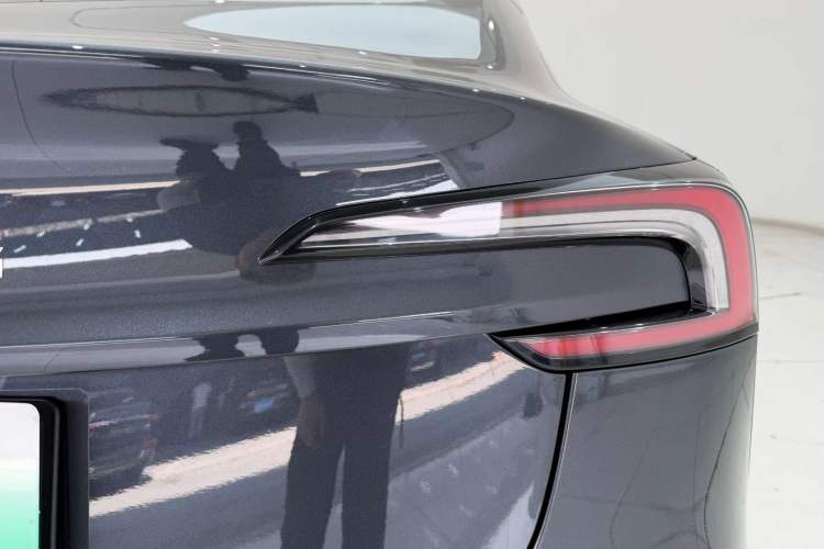 Used Tesla Model 3 2023 Long-Range All-Wheel-Drive Version Exterior 6