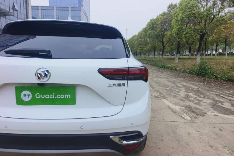 Used Buick Envision 2022 Encore S 552T Two-Wheel-Drive Luxury Model
