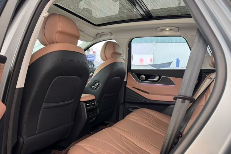 Used Chery Tiggo 8 L 2025 Model 2.0T Two-Wheel Drive Changhong Edition—5 Seaters