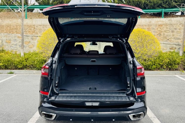 Used BMW X5 2022 xDrive 40Li M Sport Package
