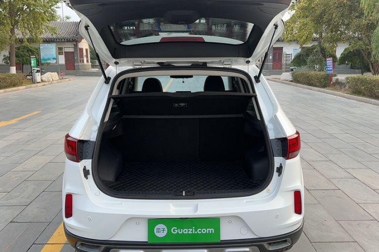 Used Bestune X40 2019 1.6L Automatic Luxury Version China V Emission Standard Trunk