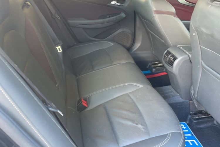 Used Chevrolet Malibu 2017 1.5T Automatic Luxury Edition Interior 2