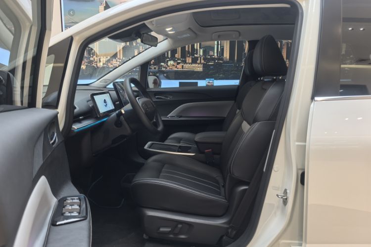 Used Venucia VX6 2023 520 Max