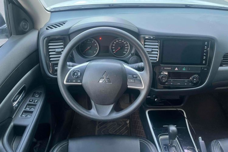 Used Mitsubishi Outlander 2021 Revised Version 2.0L Two-Wheel Drive Comfort Edition 5 Seats
