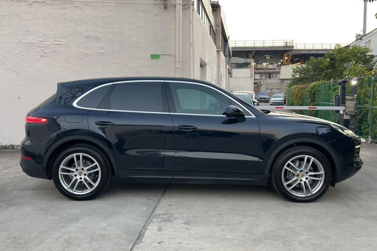 Used Porsche Cayenne 2022 Cayenne 3.0T Platinum Edition