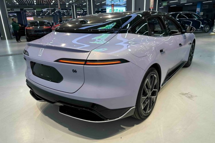 Used Avatr 06 2025 Pro Range-Extended Edition Exterior 3