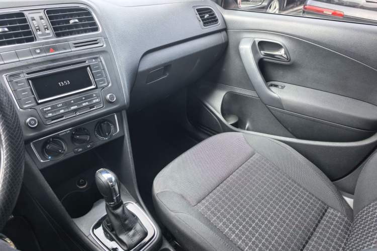 Used Volkswagen Polo 2016 1.6L Automatic Comfort Model
