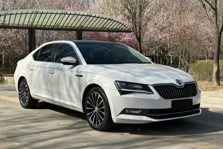 Used Skoda Superb 2018 TSI330 DSG Luxury Edition China VI Standard Exterior 2