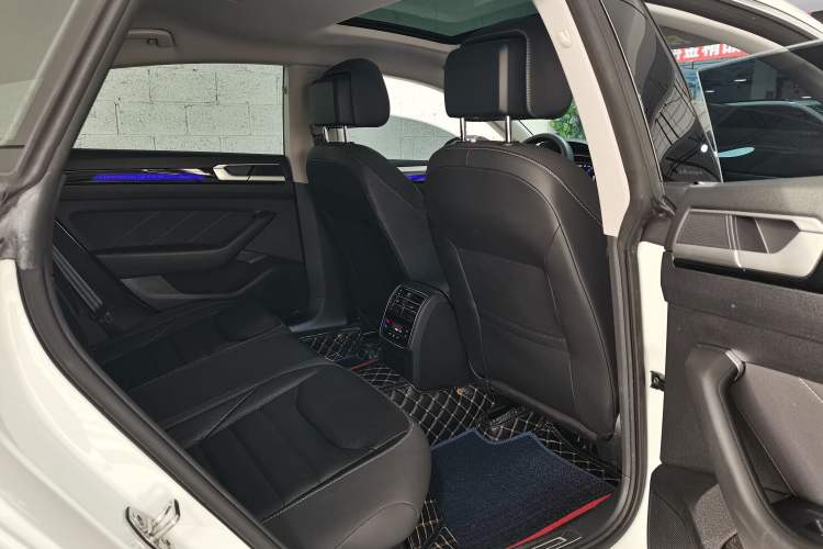 Used Volkswagen FAW-Volkswagen CC 2023 380TSI Striking Edition
