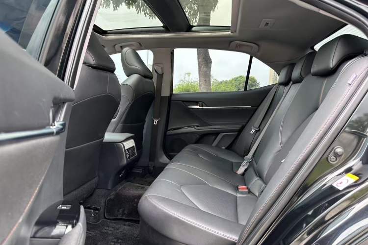 Used Toyota Camry 2018 Dual-Engine 2.5 HG Luxury Edition Interior 1