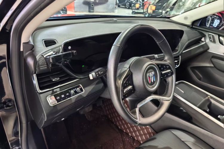 Used Buick LaCrosse 2025 28T Platinum Edition
