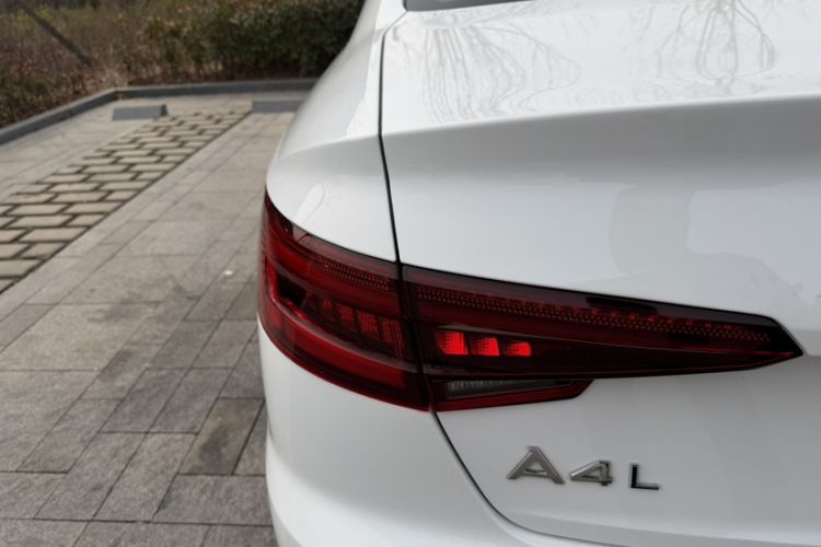 Used Audi A4L 2019 40 TFSI Fashion Version China V
