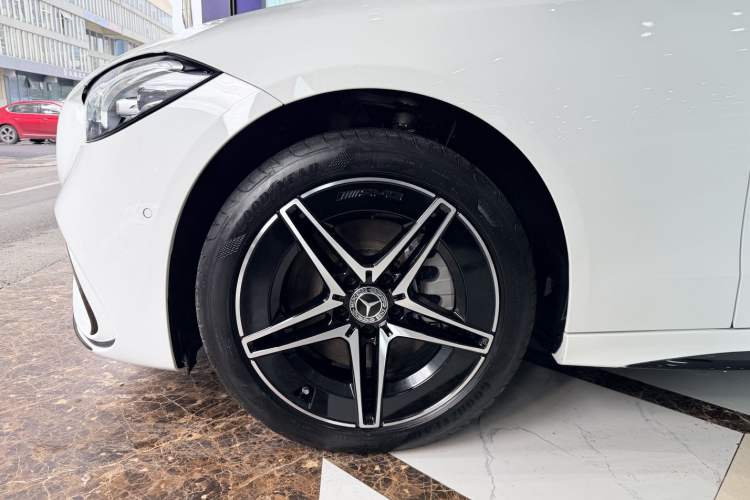 Used Mercedes-Benz C-Class 2023 Restyled C 260 L Night Edition Sports Version Interior 9