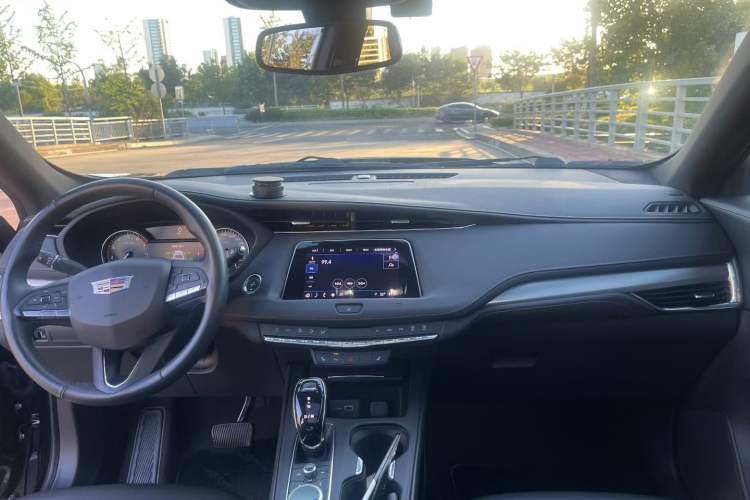 Used Cadillac XT4 2021 28T Two-Wheel Drive Luxury Version