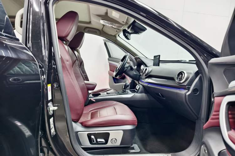 Used Wey VV7 2017 2.0T Flagship Model Interior 6