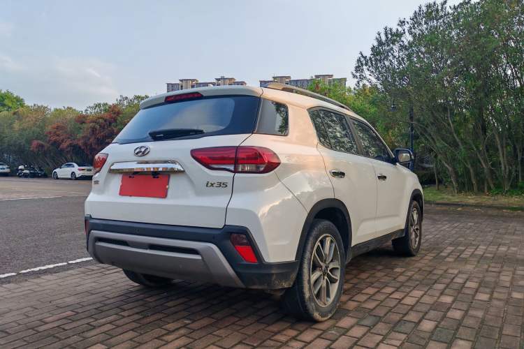 Used Hyundai ix35 2019 2.0L Automatic 2WD Zhiyong·Changxiang Edition China VI Standard Exterior 5