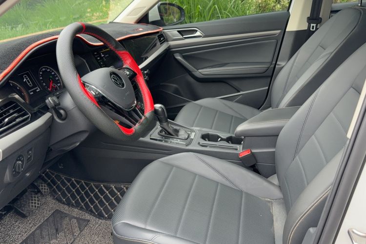 Used Volkswagen Lavida 2021 1.5L Automatic Comfort Edition Interior 3