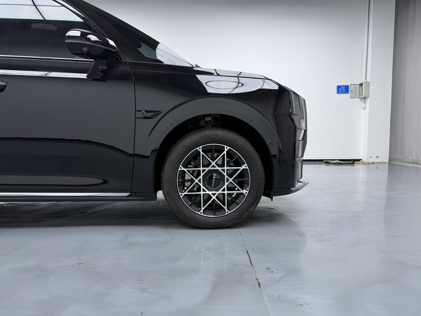 Zeekr 009 2024 7-Seater Walk-Through Version Four-Wheel Drive 108 kWh — снимка 6