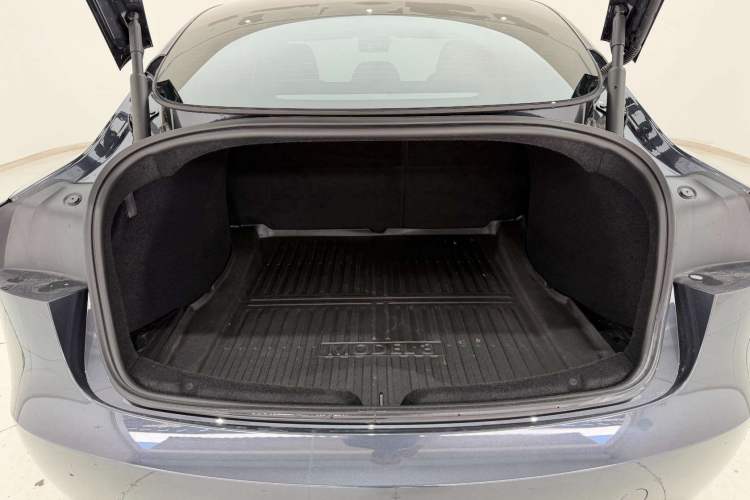 Used Tesla Model 3 2023 Long-Range All-Wheel-Drive Version Trunk