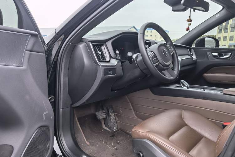 Used Volvo XC60 2024 B5 4x4 Smart Luxury Edition