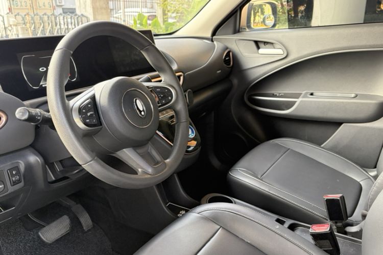 Used ORA White Cat 2022 Xiaoyue Mao Edition 360 km Luxury Model Lithium NMC