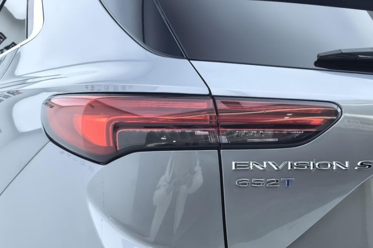 Used Buick Envision 2022 Encore S 652T Two-Wheel-Drive Luxury Model
