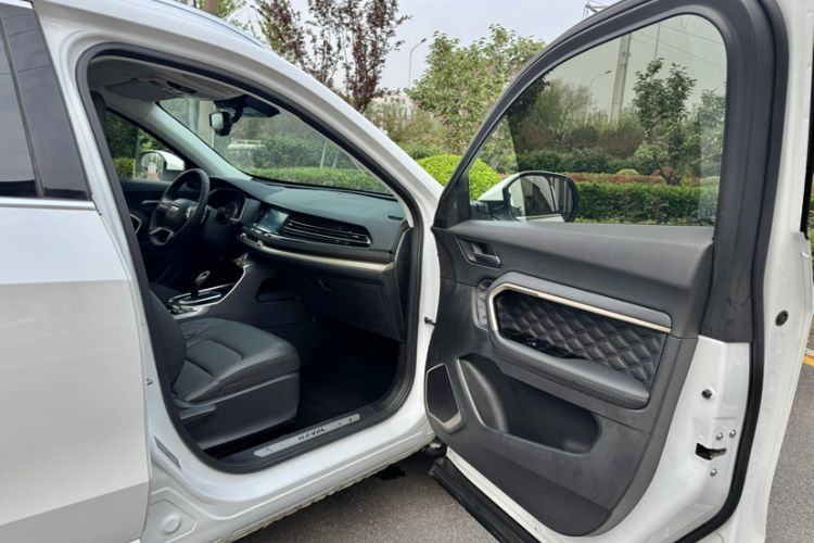Used Haval H6 2020 1.5 GDIT Automatic Platinum Champion Edition Interior 7
