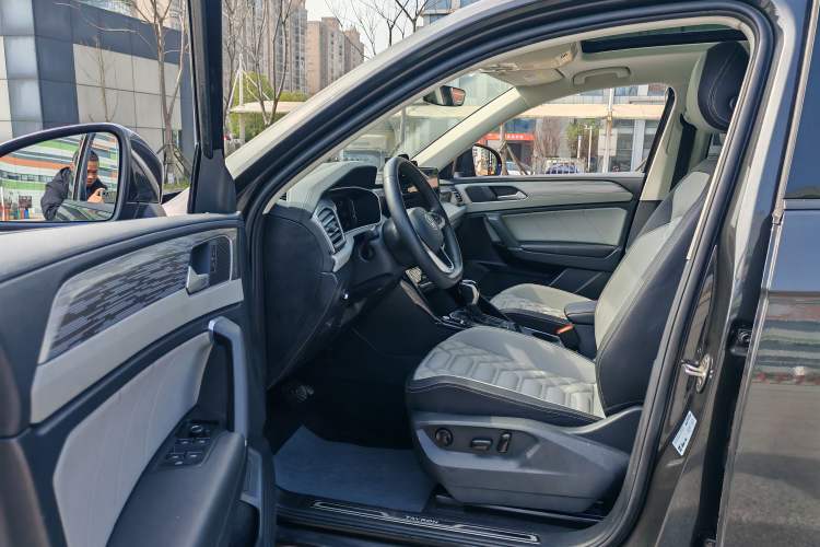 Used Volkswagen Tayron 2023 330TSI Two-Wheel-Drive R-Line High-Energy Version
