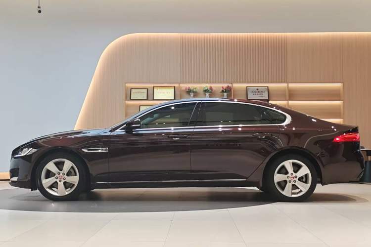 Used Jaguar XFL 2020 XFL 2.0T P200 Two-Wheel-Drive Elite Edition Exterior 3