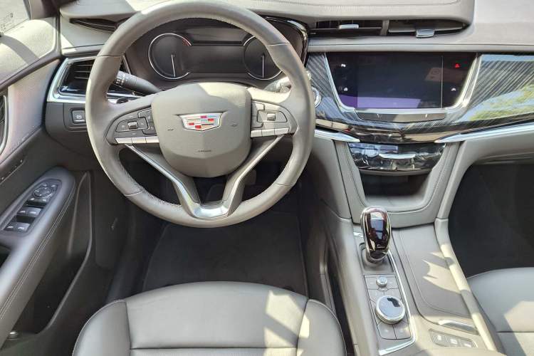 Used Cadillac XT6 2022 2.0T Six-Seater Four-Wheel Drive Luxury Version
