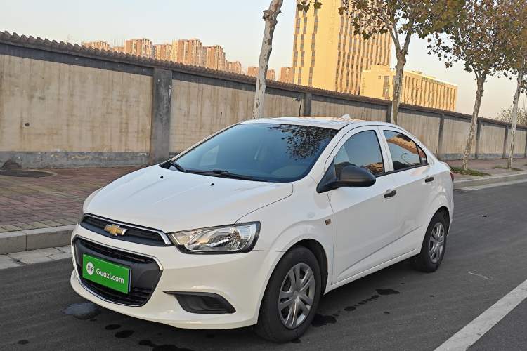 Used Chevrolet Aveo Sonic 2014 Sedan 1.4SL MT Comfort Edition
