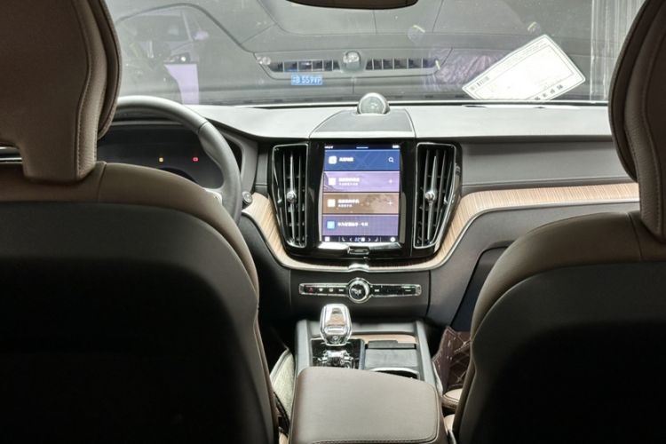 Used Volvo XC60 New Energy 2023 T8 Plug-in Hybrid Long-Range All-Wheel Drive Smart Luxury Edition