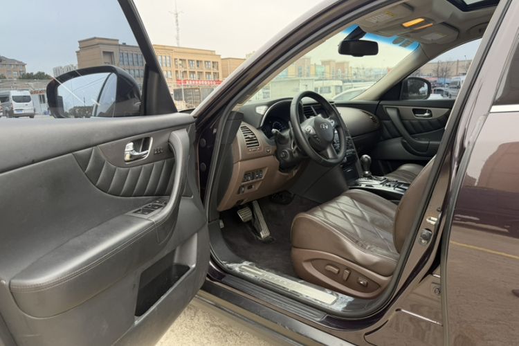 Used Infiniti QX70 2013 3.7L Standard Edition
