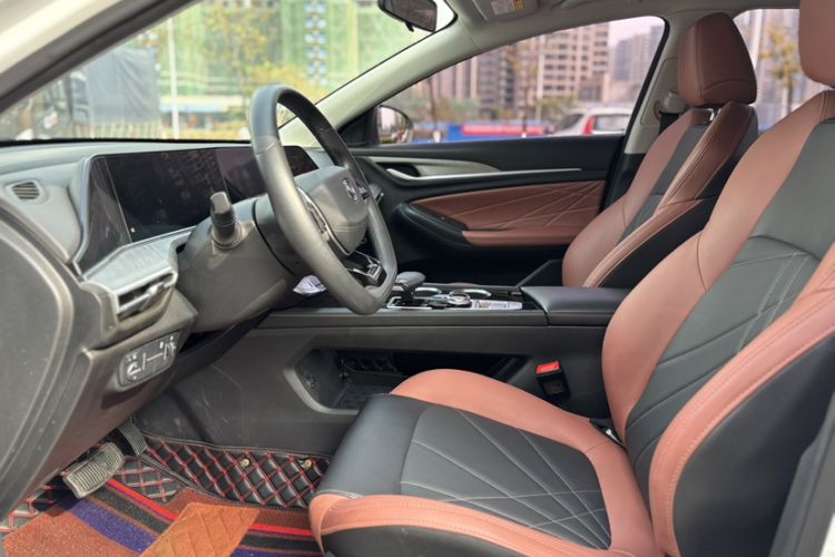 Used Changan Eado 2022 PLUS Blue Whale NE 1.4T GDI DCT Prestige Edition
