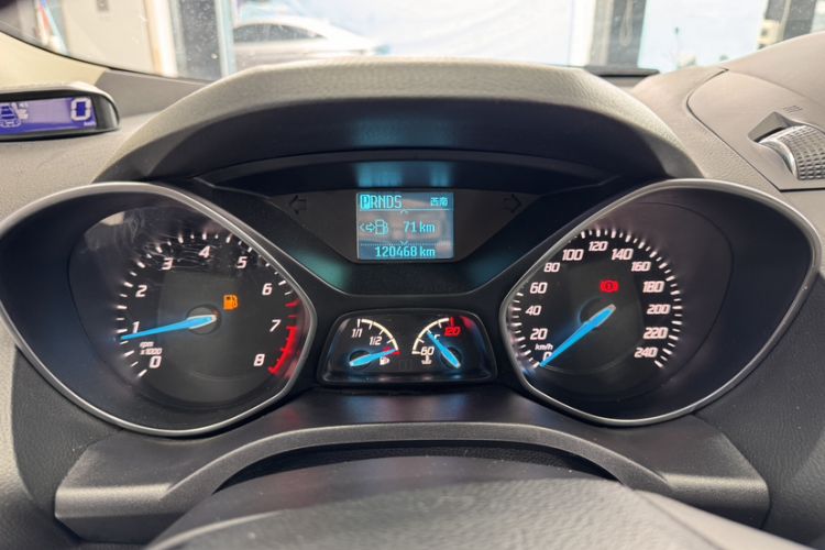 Used Ford Kuga 2015 1.5L GTDi Two-Wheel Drive Fashion Edition Odometer Close Up