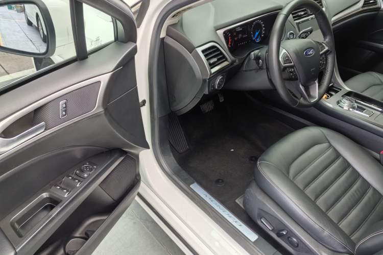 Used Ford Mondeo 2017 Facelifted EcoBoost 180 Fashion Edition Exterior 8