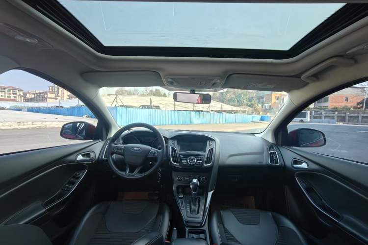 Used Ford Focus 2018 Sedan Classic 1.6L Automatic Trendy SmartDrive Edition